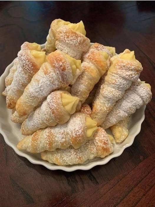 CANNONCINI RIPIENI DI CREMA ITALIANA