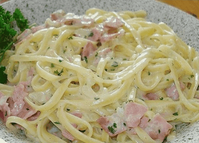 Spaghetti alla carbonara di salmone