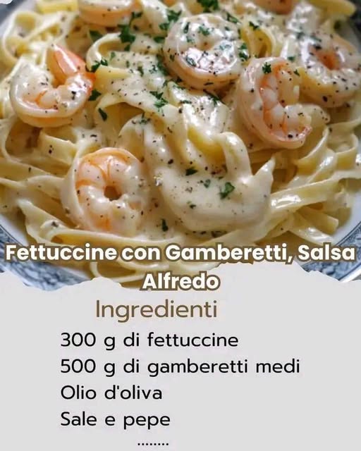 Fettuccine con gamberetti e salsa alfredo