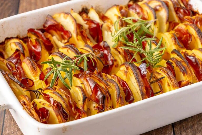 Patate al forno a fisarmonica con speck