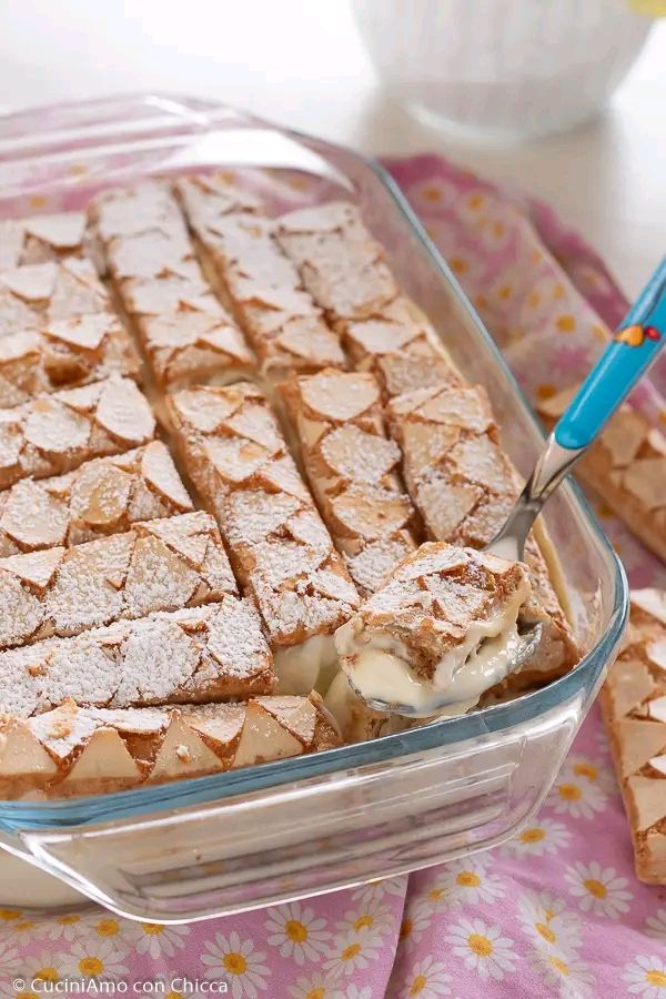 DESSERT CON SFOGLIATINE E CREMA AL MASCARPONE