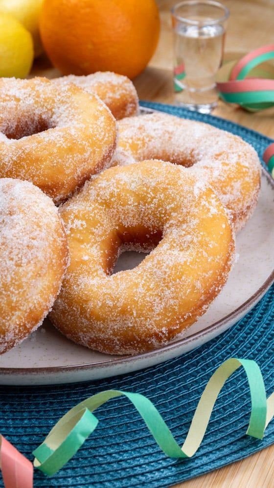 Ciambelle fritte con lo zucchero