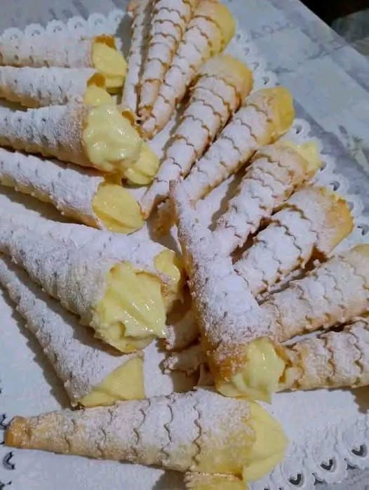 I Cannoli Abruzzesi dalla Sfoglia Leggera e Cuore Vellutato