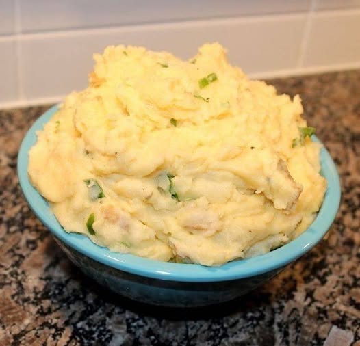 Il segreto della nonna per un purè di patate cremosissimo