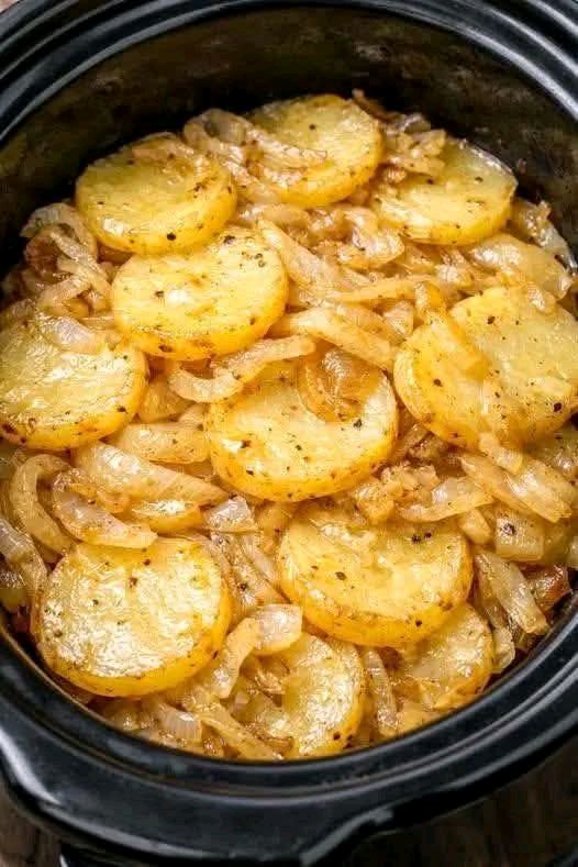 PATATE E CIPOLLE CARAMELLATE AL FORNO