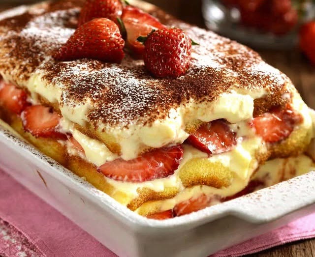 Tiramisù cremoso alle fragole
