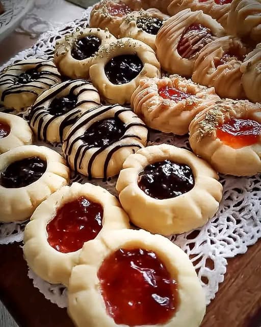 Biscotti Thumbprint assortiti (con marmellata – cioccolato – caramello)