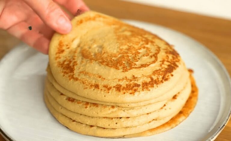 Pancake alla banana a colazione per dimagrire